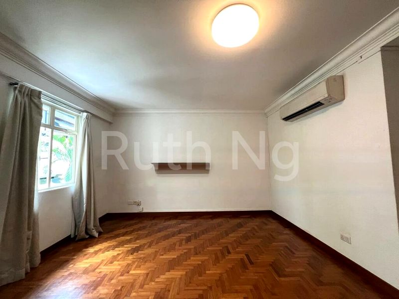 4 Bed Terraced House (Landed) for Rent in  Eastwood Centre - Image 9